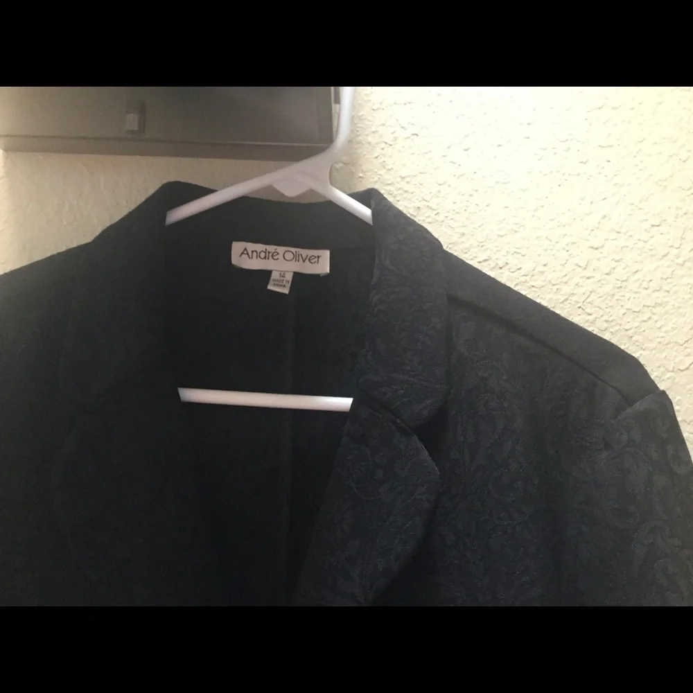 Andre Oliver - worn once!! - Picture 2 of 4